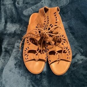 Crown Vintage Wedge Sandal!